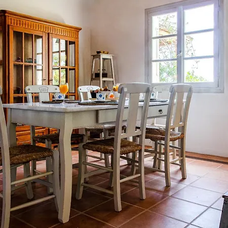 Villa Calmea Seafront - Secluded