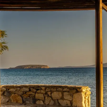 Calmea Seafront - Secluded *