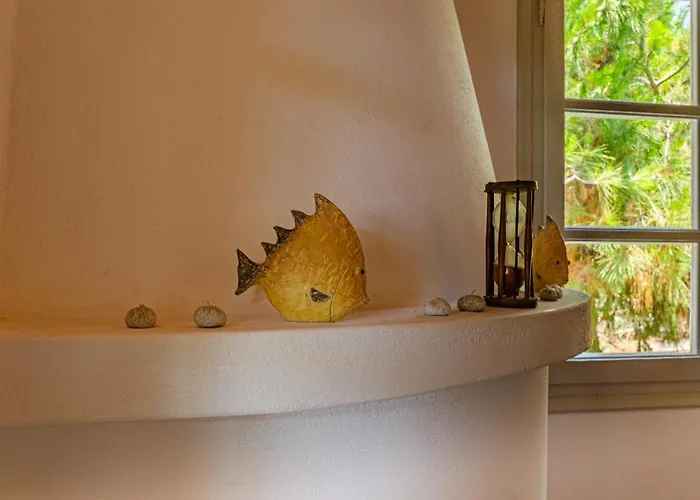 Calmea Seafront - Secluded Villa