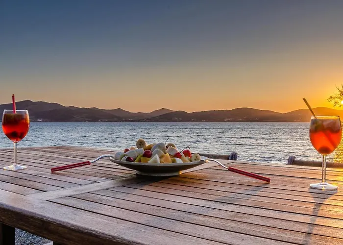 Calmea Seafront - Secluded Alikí