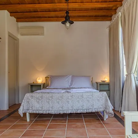 Calmea Seafront - Secluded Villa