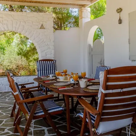 Calmea Seafront - Secluded Villa *