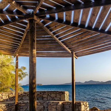 Calmea Seafront - Secluded