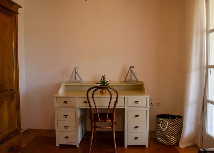 Calmea Seafront - Secluded Alikí