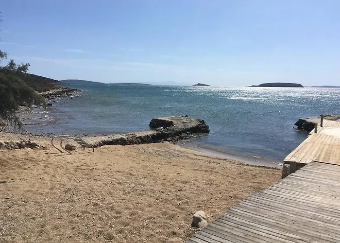 Calmea Seafront - Secluded Villa