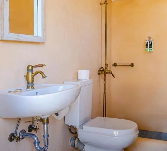 Vila Calmea Seafront - Secluded