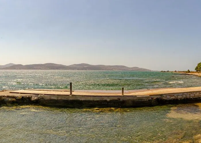 Calmea Seafront - Secluded Alikí