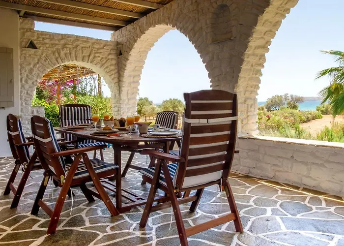 Calmea Seafront - Secluded Vila *