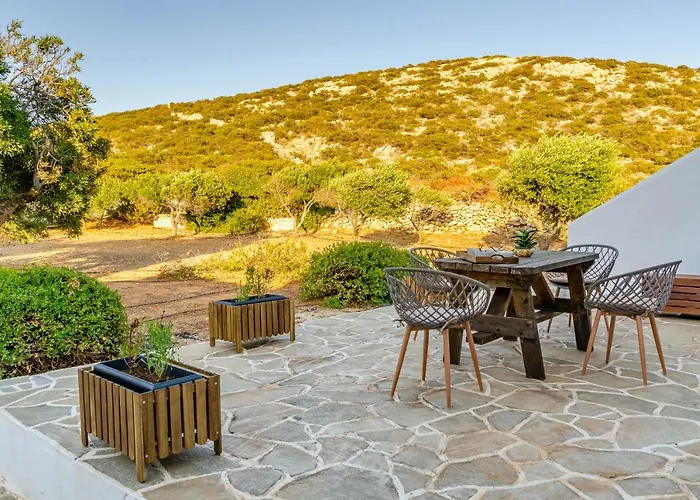 Calmea Seafront - Secluded Vila