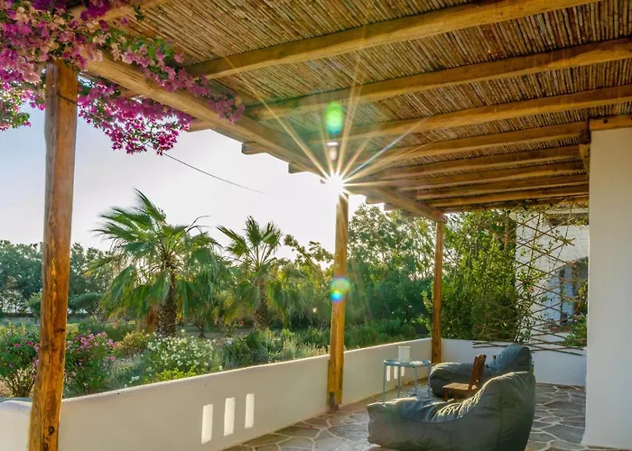 Calmea Seafront - Secluded Villa Alikí