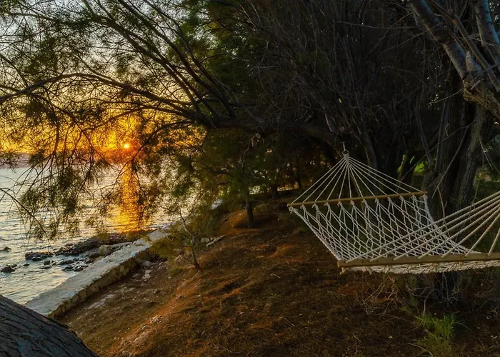 Calmea Seafront - Secluded فيلة Alikí